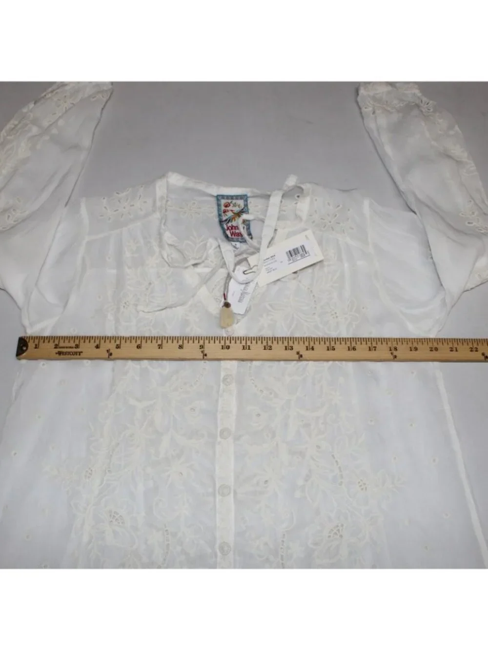 Johnny Was Top $275 Monroe Sz S White Embroidered 100% Rayon Poly Top - Picture 10 of 11